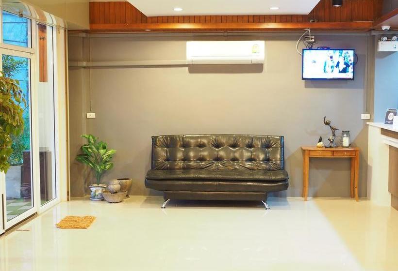 Herberge A Nighttime 14