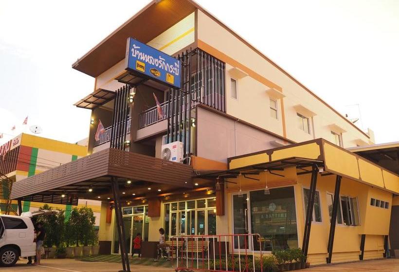 Herberge A Nighttime 4