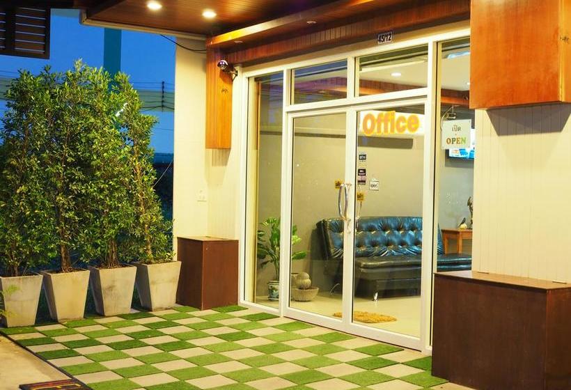 Herberge A Nighttime 8