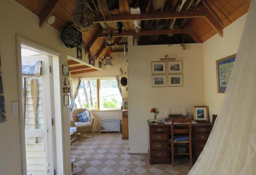 Waterfront Bed And Breakfast Picton South Island