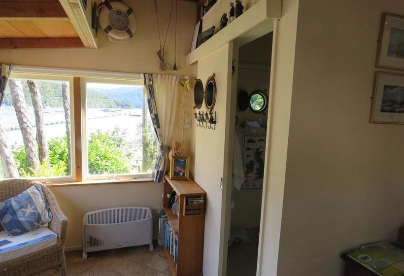 Waterfront Bed And Breakfast 10