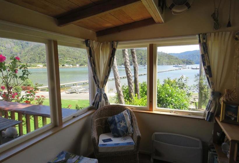 Waterfront Bed And Breakfast 11