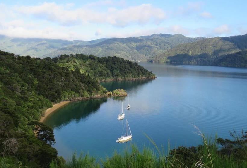 Waterfront Bed And Breakfast 4