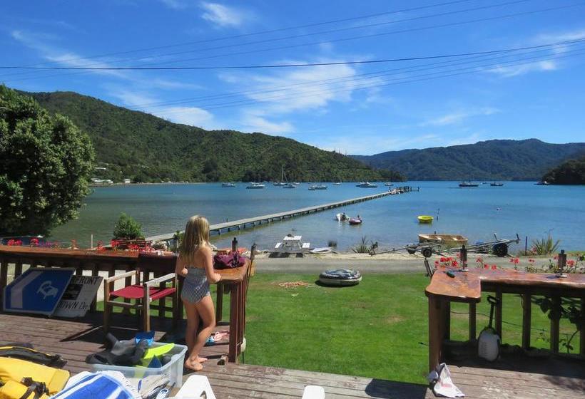 Waterfront Bed And Breakfast 6