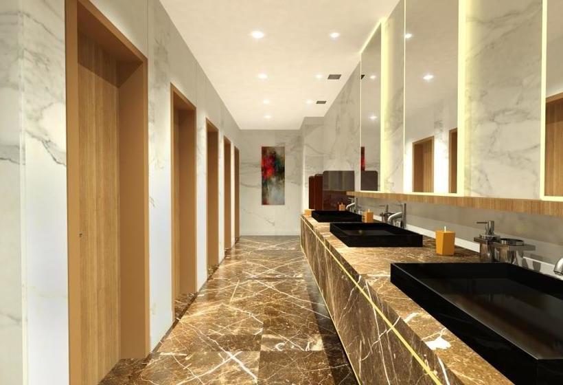 Hotel Radisson Lucknow City Center 11