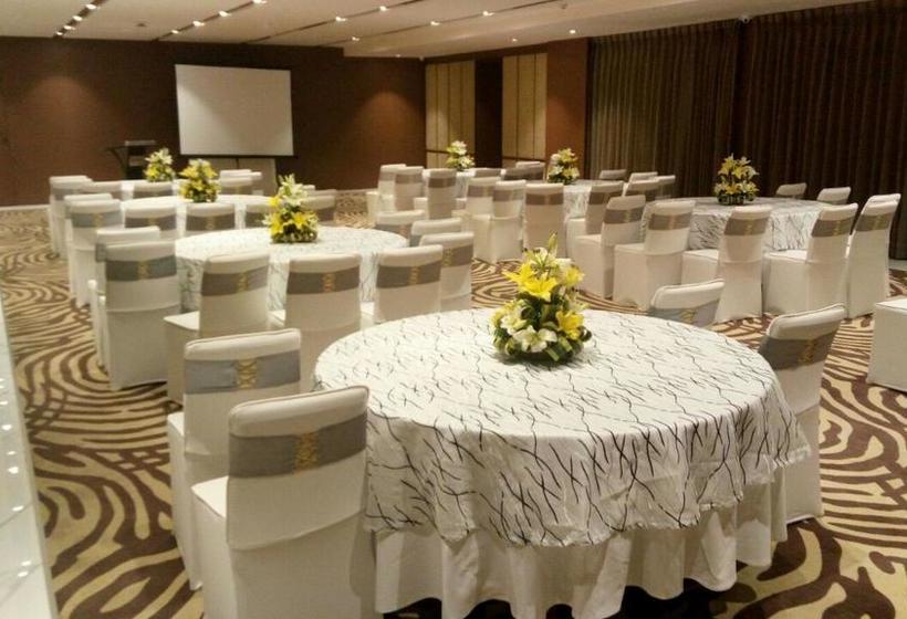 Hotel Radisson Lucknow City Center 2