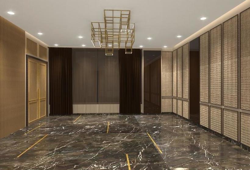 Hotel Radisson Lucknow City Center 9