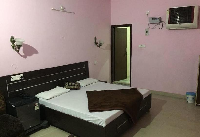 Hotel The Rohtak Hyatt 7