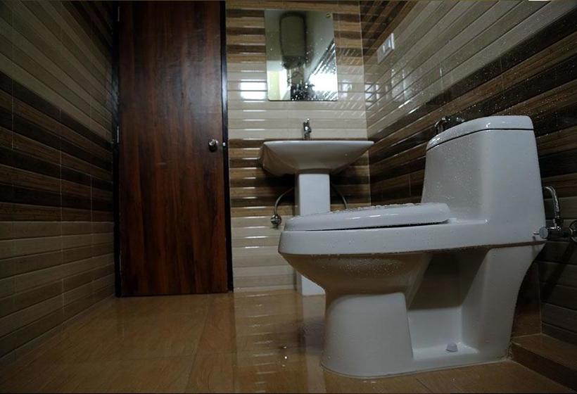 Hotel Taktse Continental 4