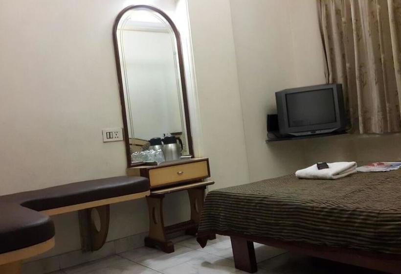 Hotel Janardan Homestay Surat Inn
