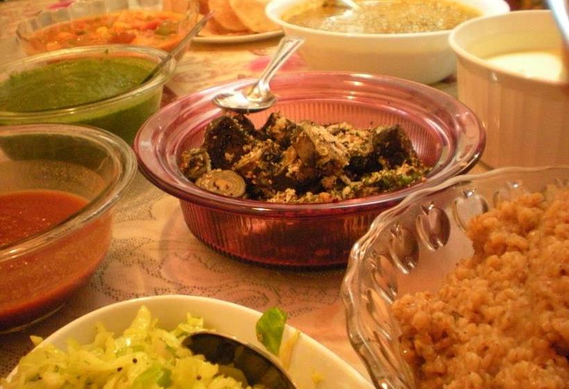 Hotel Pink Bud Cottages 1