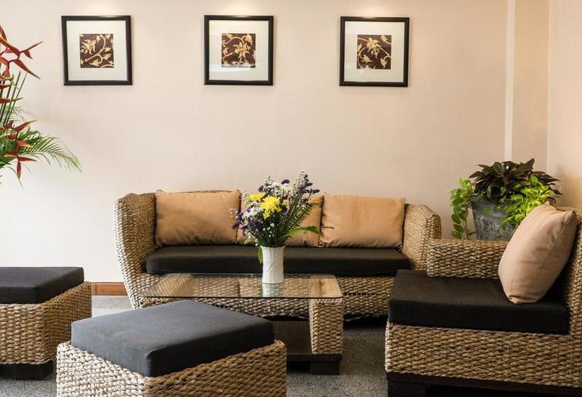 Hotel Palm Ville Pass Up Mansion 3