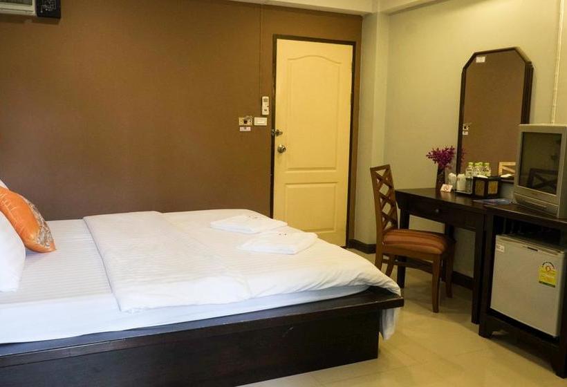 Hotel Palm Ville Pass Up Mansion 8