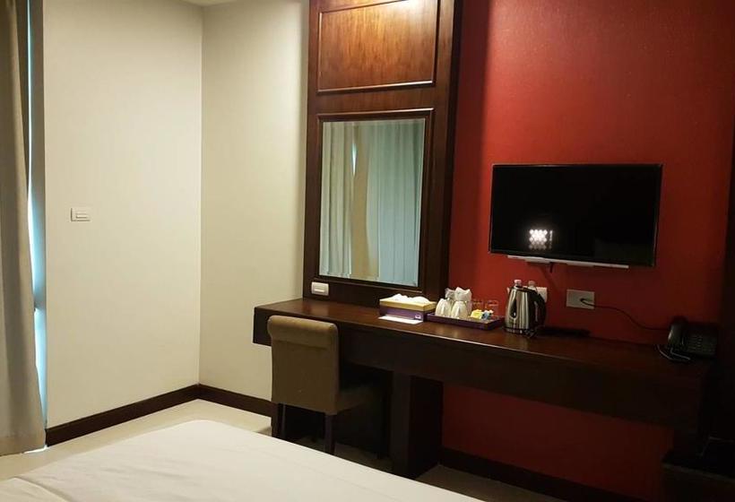 Hotel Supicha Pool Access 10