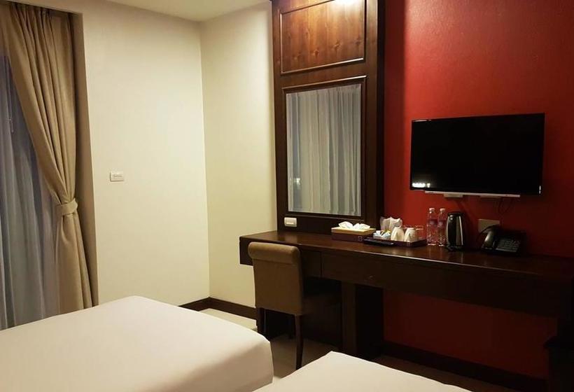 Hotel Supicha Pool Access 18