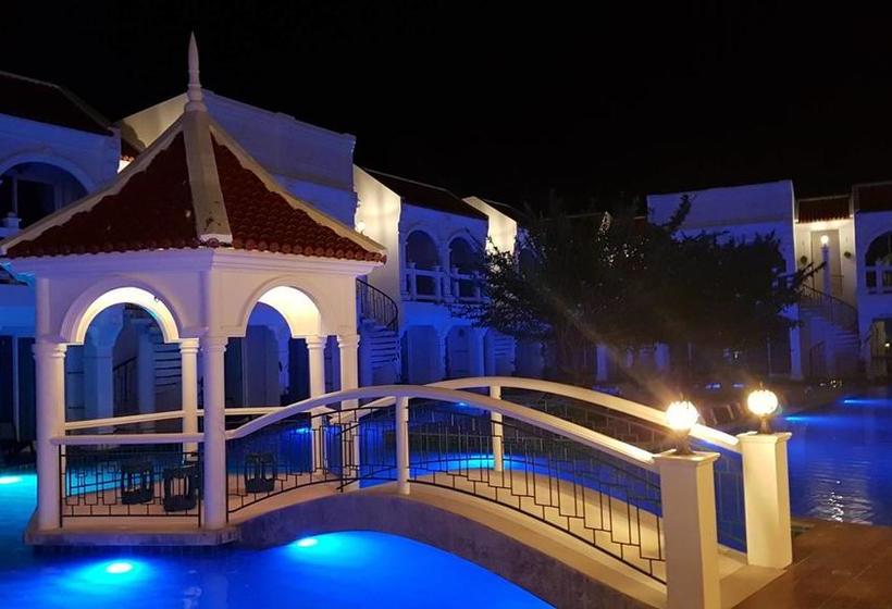 Hotel Supicha Pool Access 9