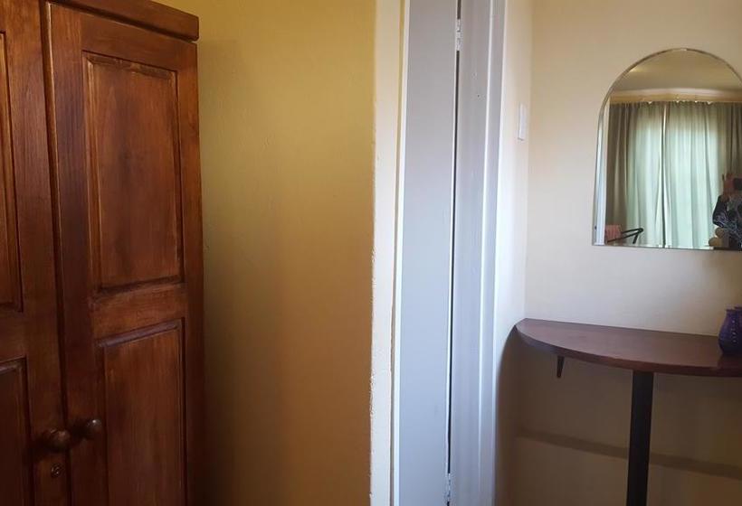 Hotel Amberlight Self Catering Accommodation 4