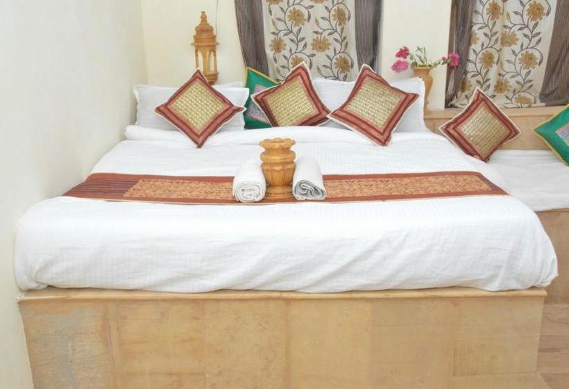 Royal Rajwaadi Resort 12