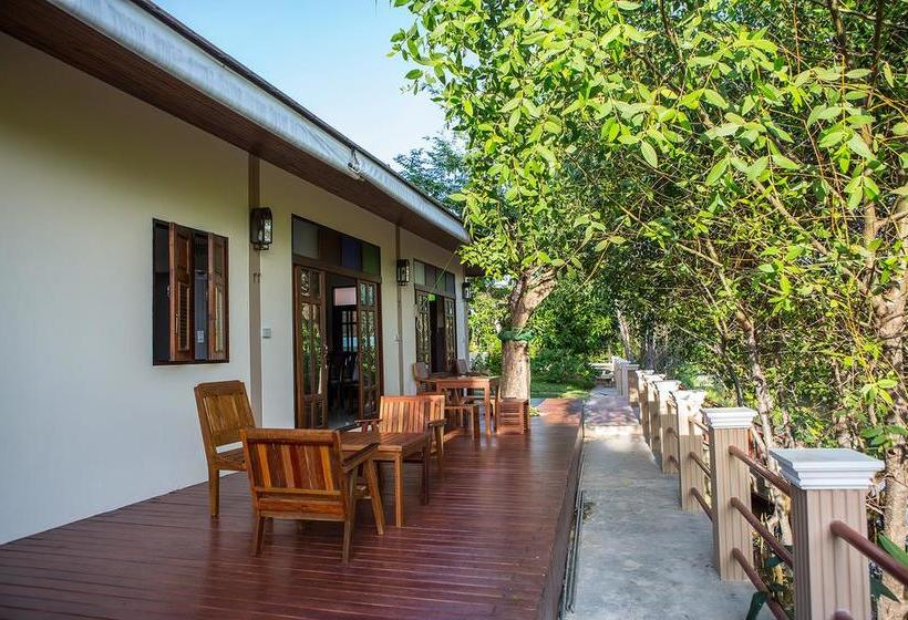 Hotel Oh Amphawa Boutique Resort 11