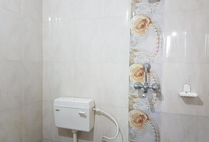 Bed and Breakfast Monika Guest House 8