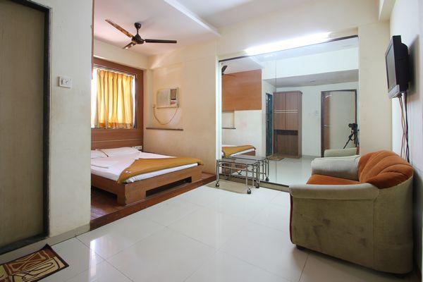 Hotel Room Maangta 130 @ Thane West 10
