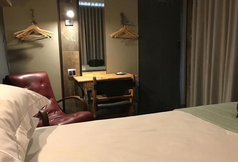 Bed and Breakfast 109 Ryno Kriel 2