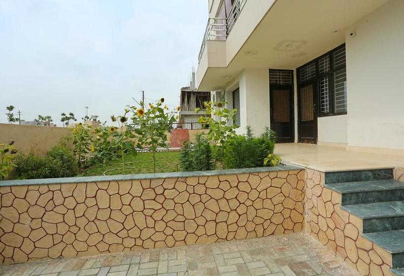 Bed and Breakfast Aanandam Villa 5