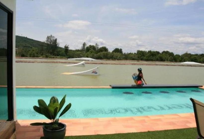 Iwp Wake Park & Resort Hotel Garden View 3