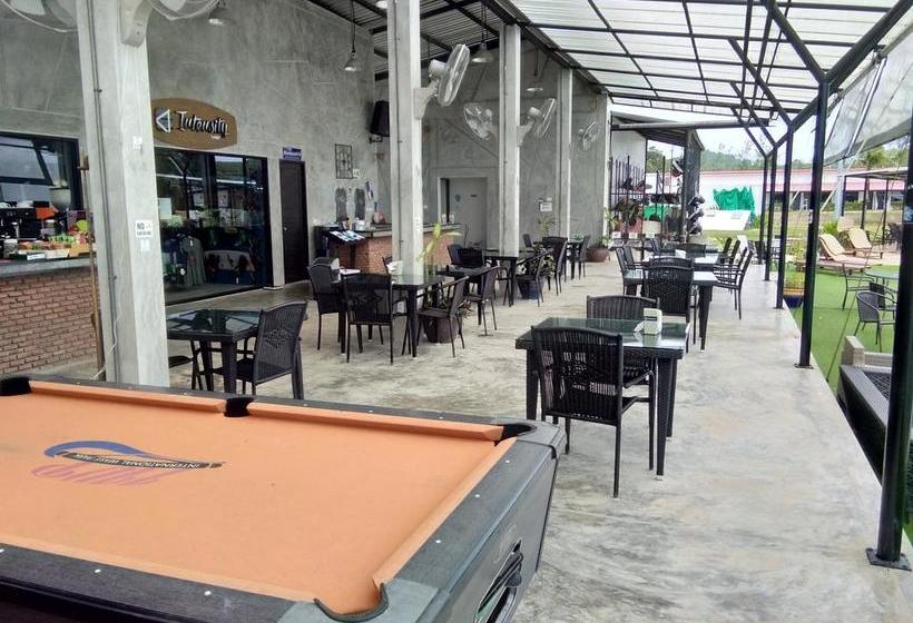 Iwp Wake Park & Resort Hotel Garden View 6