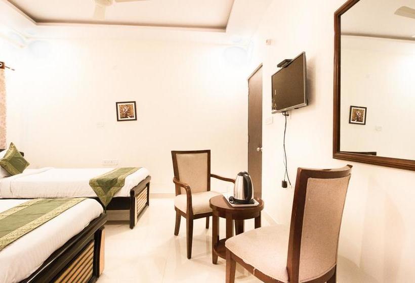 Hotel Treebo Midtown 1