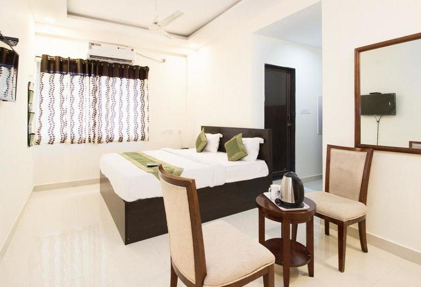 Hotel Treebo Midtown 13