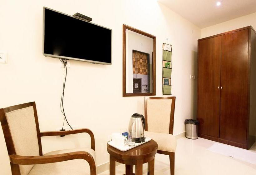 Hotel Treebo Midtown 14