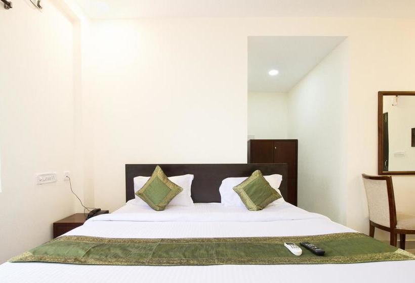 Hotel Treebo Midtown 17