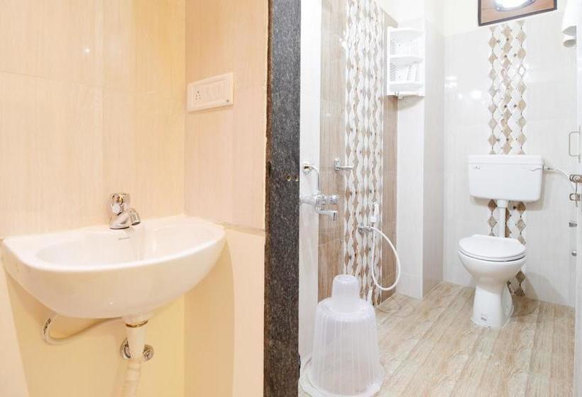 Hotel Treebo Midtown 20