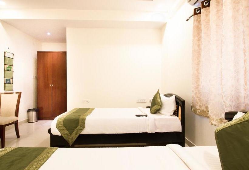 Hotel Treebo Midtown 5