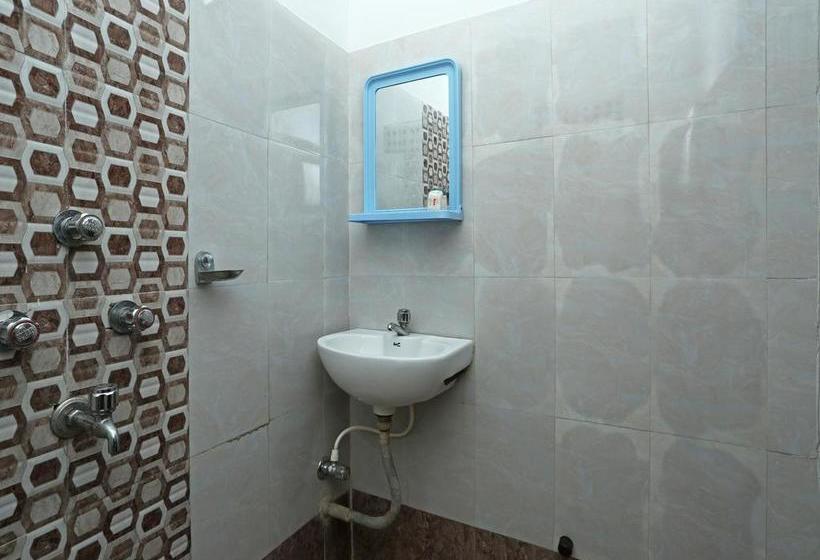 Hôtel Oyo Rooms Near Care Hospital 11