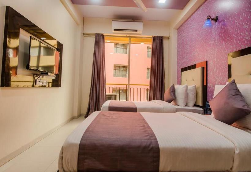 Hotel Oyo Rooms Kandivali 17