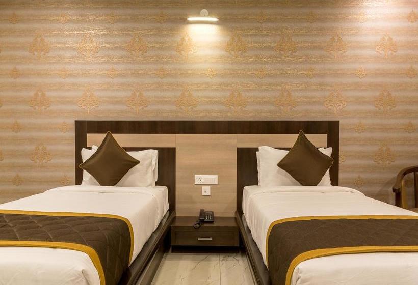 Hotel Oyo Premium K R Puram 4