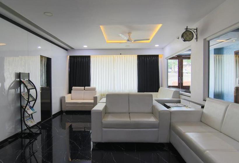 Oyo 9210 Hotel Blak & Wite 4