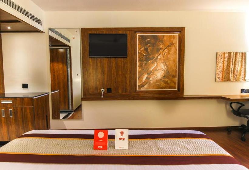 Oyo 9210 Hotel Blak & Wite 5