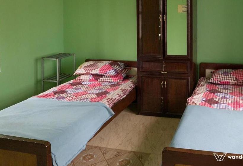 Bed and Breakfast Parijatham Homestay 10