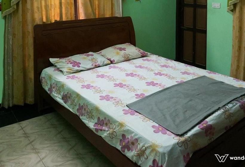 Bed and Breakfast Parijatham Homestay 13