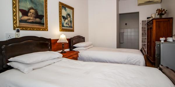 Hotel Residensie Guest House 5