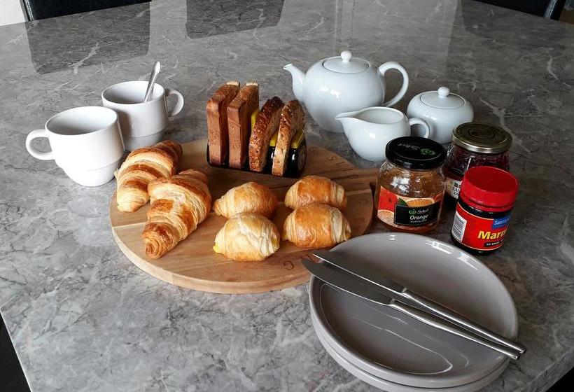 Tamars Bed And Breakfast 12