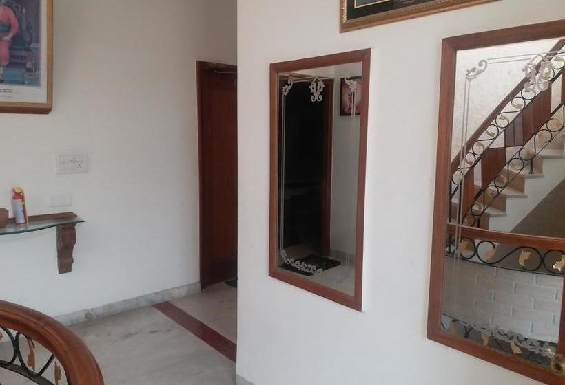 Hotel A One Homestay 1