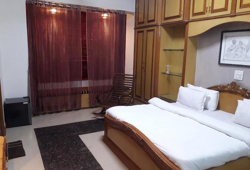 Hotel A One Homestay 12