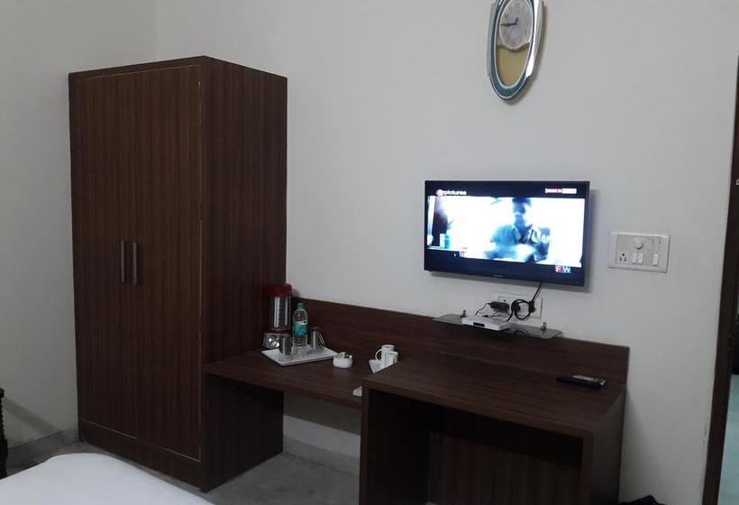 Hotel A One Homestay 7