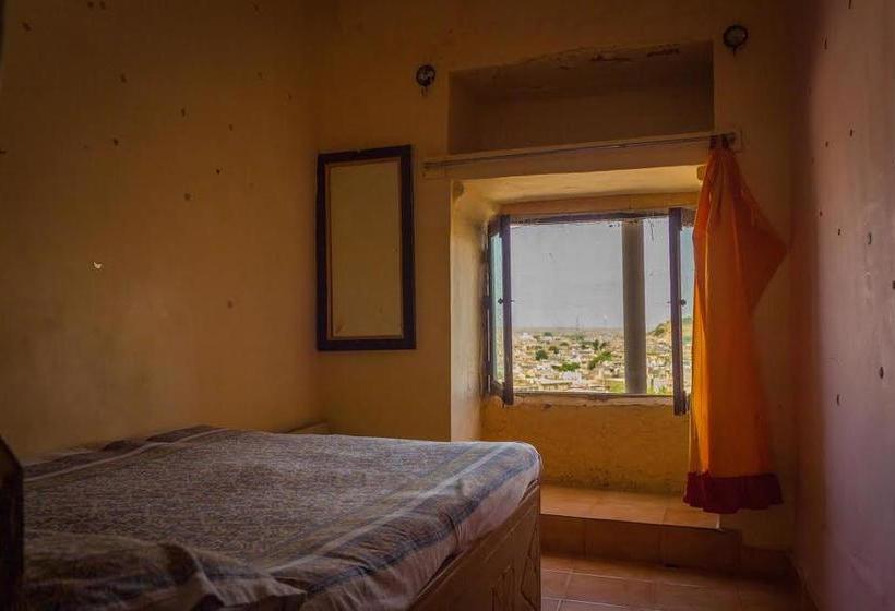 Hotel Maharani Guest House 13