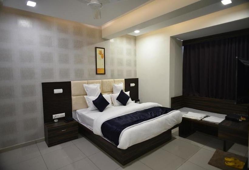 Hotel Royal Residency 10