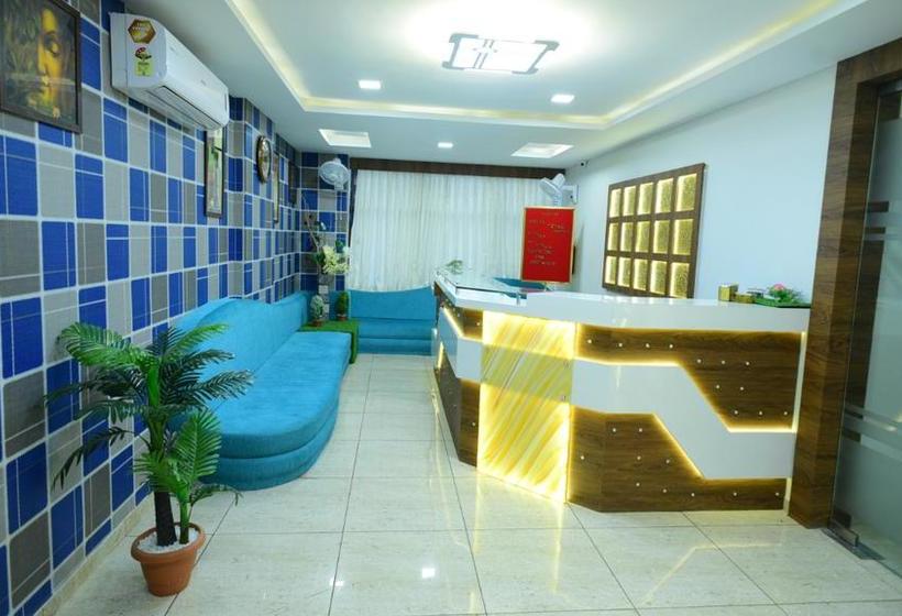 Hotel Royal Residency 13